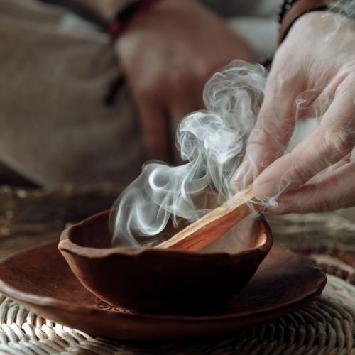 Smudging: How to perform a purifying smoke cleansing?
